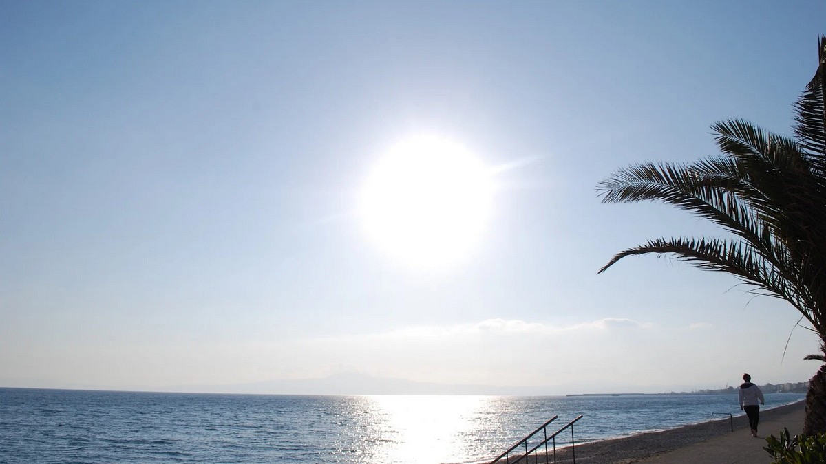 Καιρός: «Ποδαρικό» με λιακάδα κάνει ο Νοέμβριος – Πού θα βρέξει