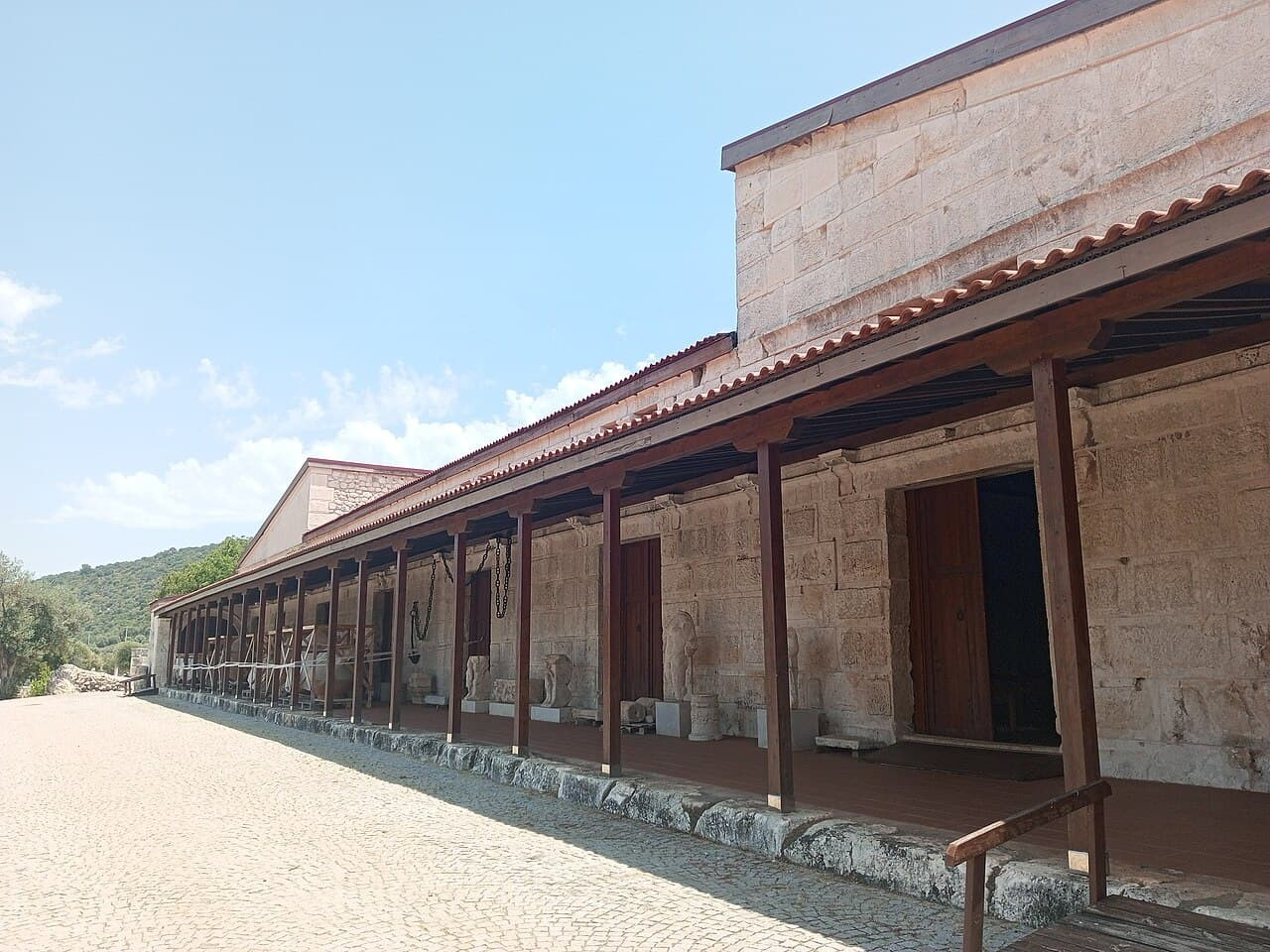 Το horreum στο λιμάνι της Ανδριακής. Φωτογραφία: Ivan Semian / Wikimedia Commons