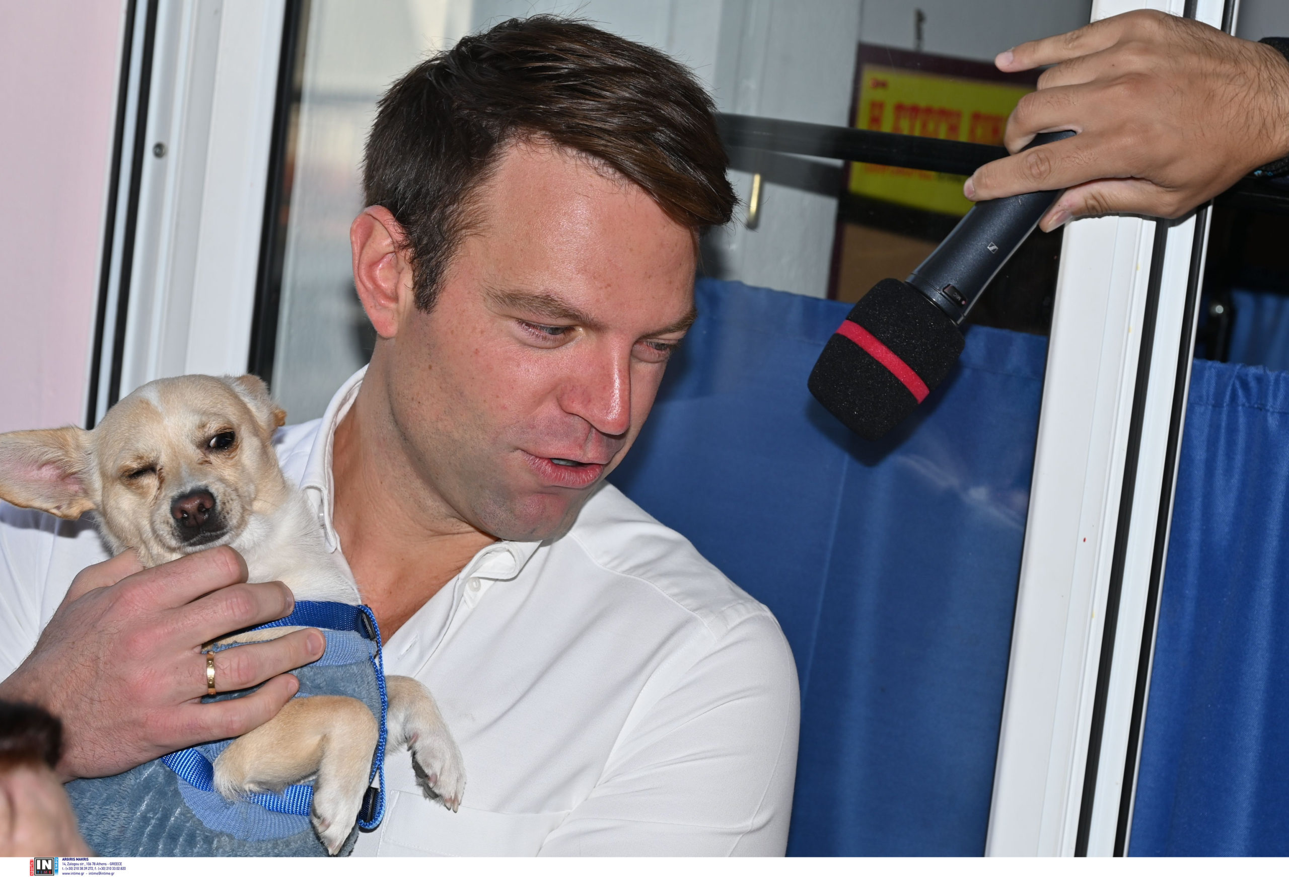 ΣΥΡΙΖΑ: «Αν ψήφιζαν τα σκυλιά θα έβγαινα με 95%» – Σε εκλογικό κέντρο στο Περιστέρι ο Στέφανος Κασσελάκης