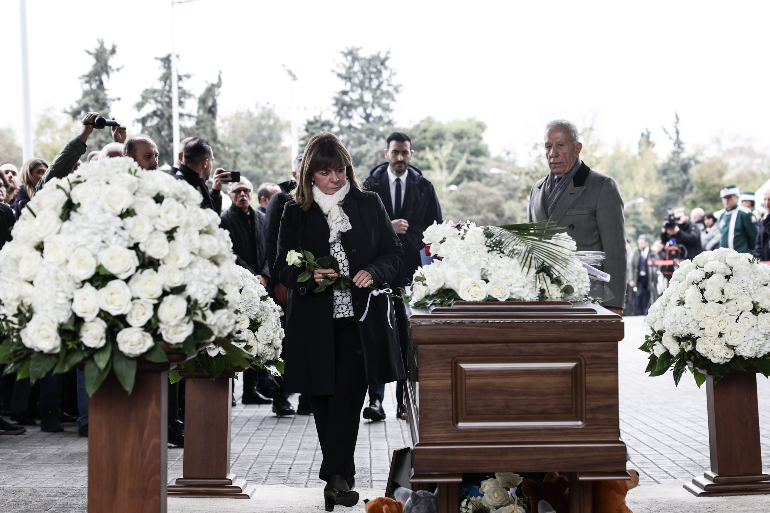 Γιάννης Μπουτάρης: Συγκίνηση στην πολιτική κηδεία του, ακούστηκε τελευταία φορά η φωνή του – ΦΩΤΟ & ΒΙΝΤΕΟ