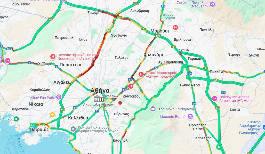 LIVE η κίνηση: Χαμηλές ταχύτητες στον Κηφισό, καθυστερήσεις στην Αττική Οδό – Πού υπάρχουν προβλήματα