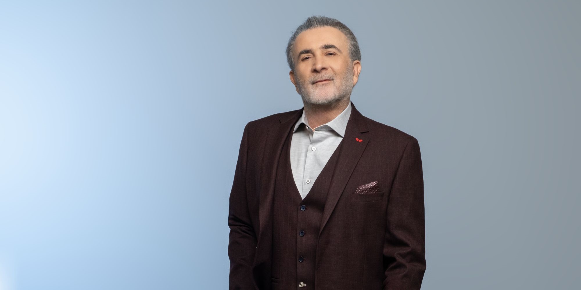 «Αλ Τσαντίρι Νιουζ»: Ο Λάκης Λαζόπουλος κάνει πρεμιέρα με πρώτο καλεσμένο τον Πάνο Βλάχο