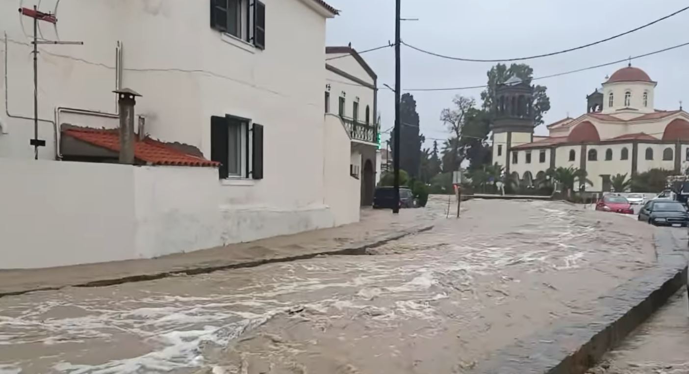 Κακοκαιρία Bora: Σοβαρά προβλήματα στην Λήμνο, αναφορές για εγκλωβισμένους – Βίντεο από τους πλημμυρισμένους δρόμους και τις ζημιές