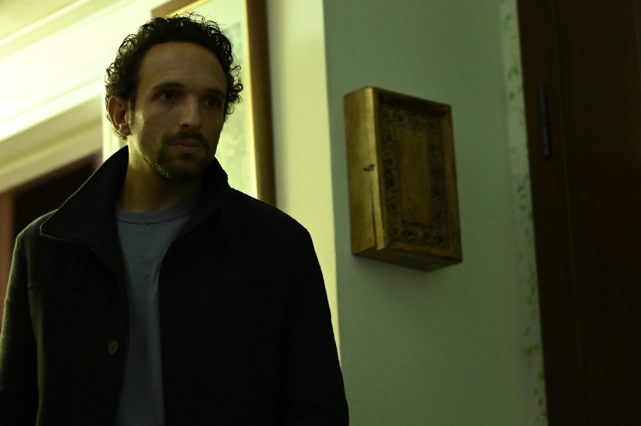 Διάφανη αγάπη: Η Άννα επικοινωνεί με τον Στέφανο για πρώτη φορά