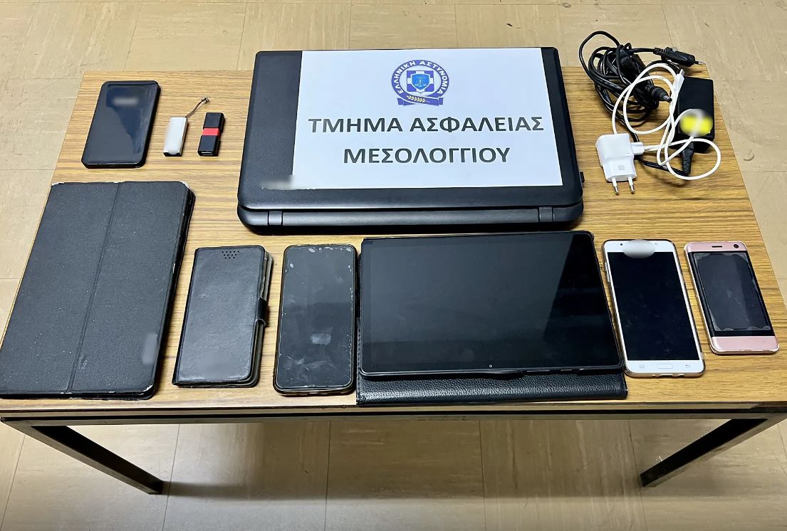 Μεσολόγγι: Στον εισαγγελέα οδηγείται ο 17χρονος για τον εμπρησμό περιπολικού της Τροχαίας – Τα ευρήματα στην οικία του
