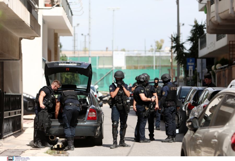 Συνελήφθη Τούρκος έπειτα από καταδίωξη στο κέντρο της Αθήνας – Εντοπίστηκαν δύο όπλα