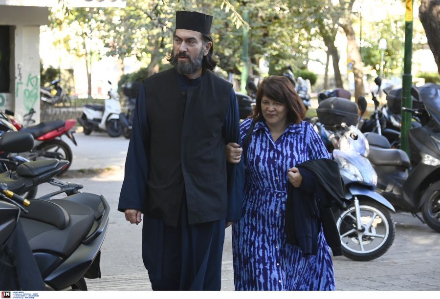 πατήρ Αντώνιος