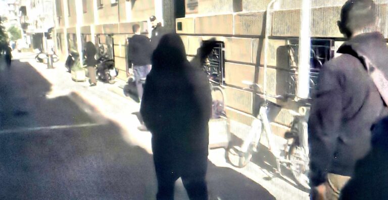 Πάτρα: Εξηγήσεις θα δώσουν οι αστυνομικοί που συνόδευαν τον 49χρονο στα δικαστήρια