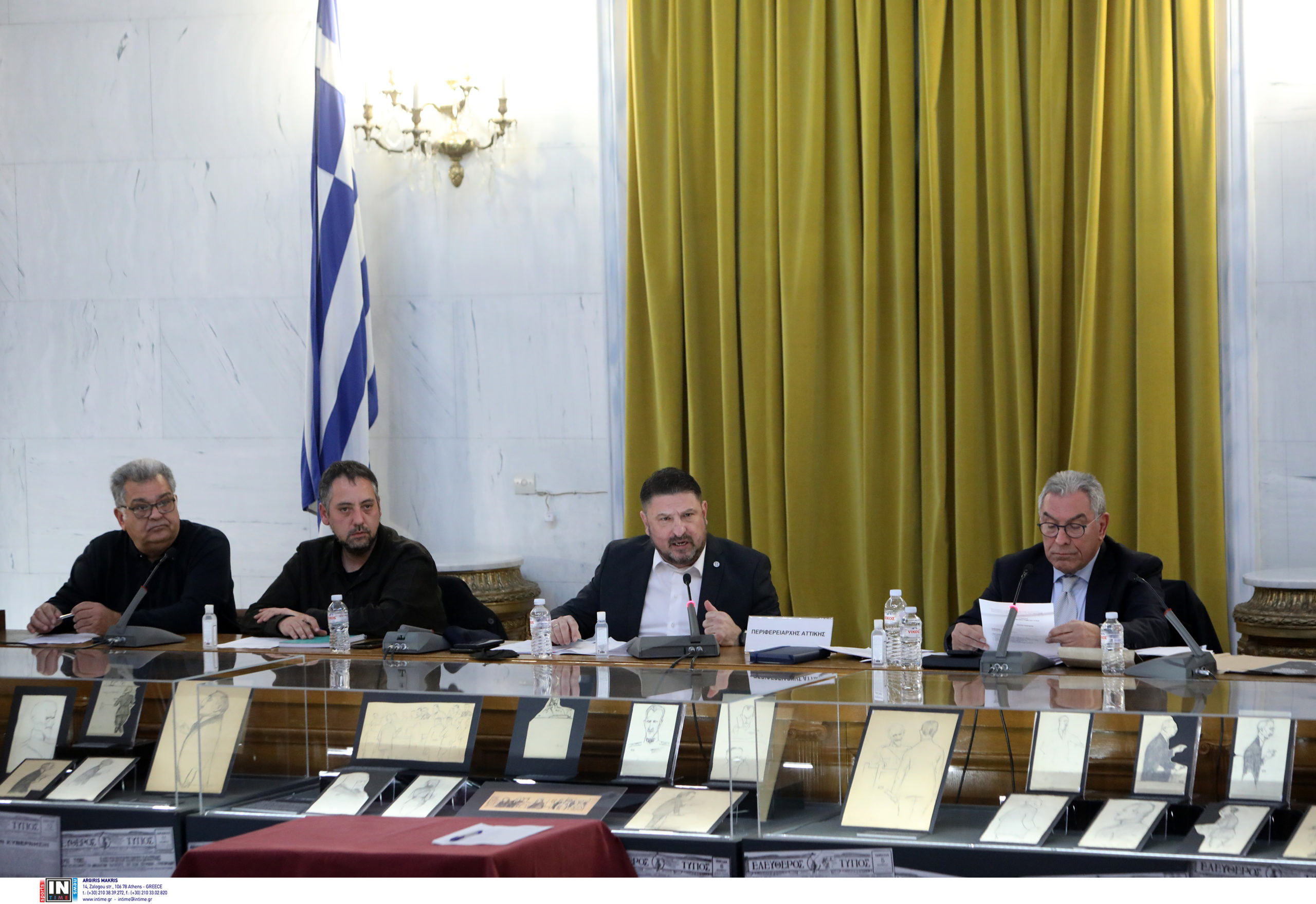 Χαμός με φωνές και «γαλλικά» στο Περιφερειακό Συμβούλιο Αττικής