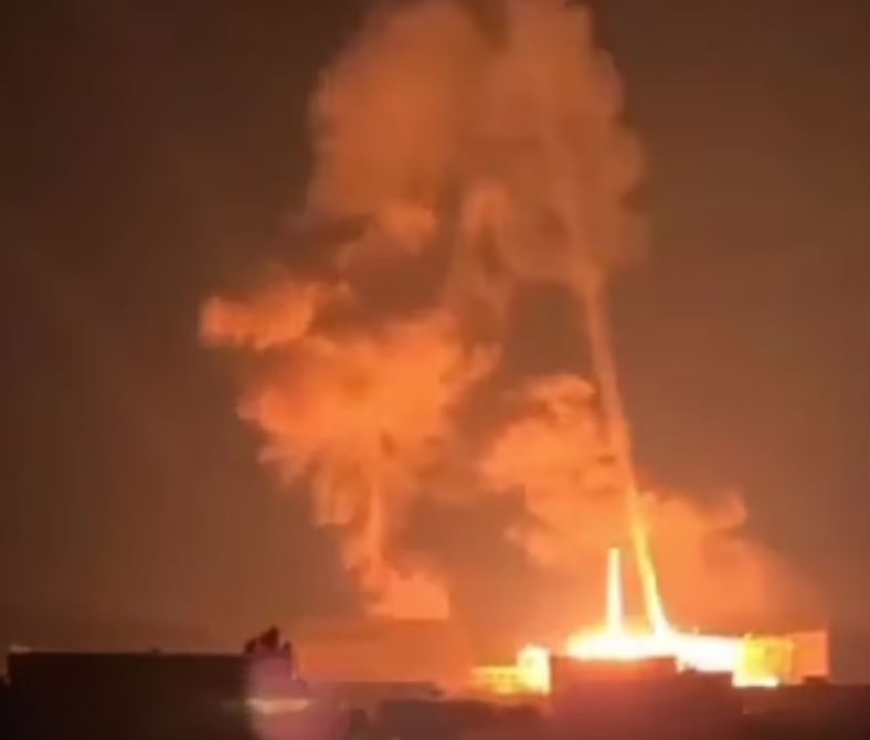 Ουκρανία: Βίντεο από την επίθεση με πύραυλο πολλαπλών κεφαλών – Οι διαφωνίες για το αν ήταν διηπειρωτικός και η απειλή της Μόσχας να πλήξει βάση των ΗΠΑ στην Πολωνία