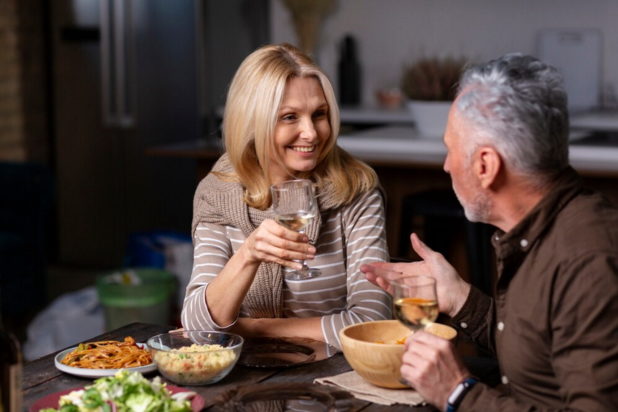 Χοληστερίνη: Η Νο1 τροφή που πρέπει να κόψουν τα άτομα άνω των 50 ετών για την μειώσουν, σύμφωνα με ειδικούς