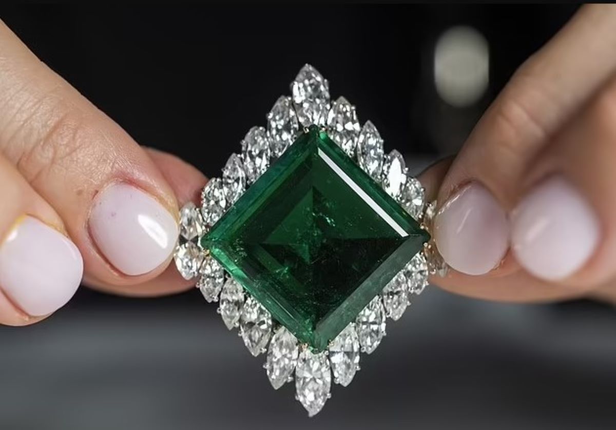 Προς 9 εκατ. δολάρια πουλήθηκε το πιο ακριβό και σπάνιο σμαράγδι στον κόσμο – Πώς συνδέεται με την Ελίζαμπεθ Τέιλορ
