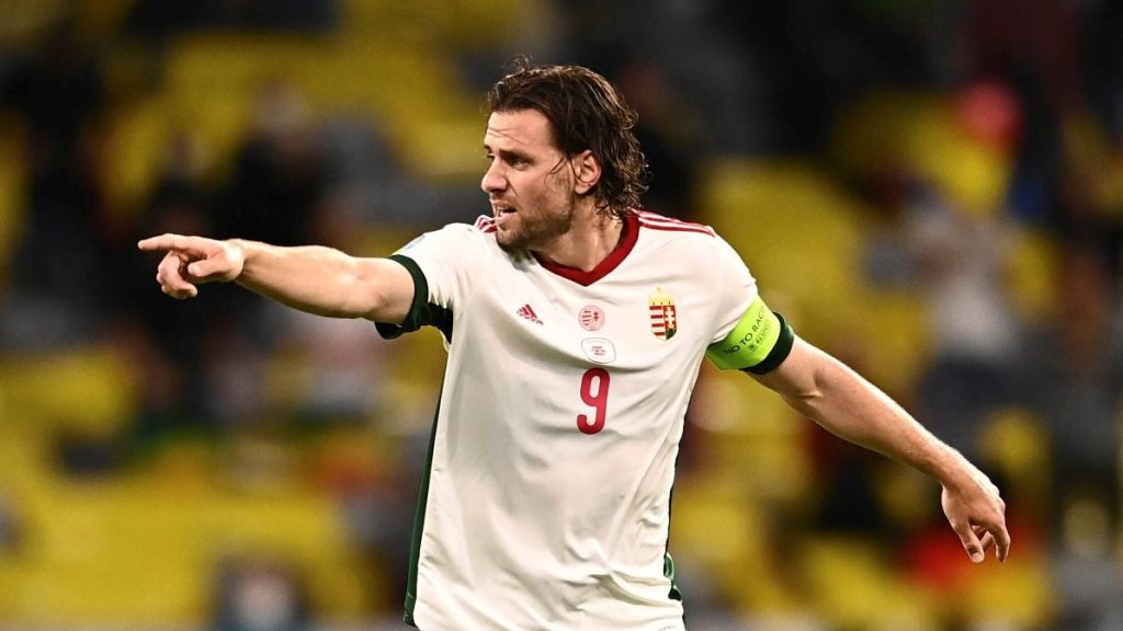 Στο νοσοκομείο ο Άνταμ Σάλαϊ: Έχασε τις αισθήσεις του στη διάρκεια του αγώνα Ολλανδία – Ουγγαρία