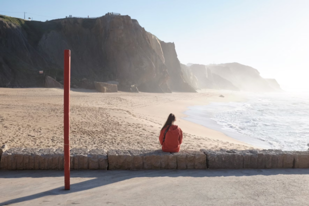 «Νομίζω ότι ο πατέρας μου έχει μια δεύτερη κρυφή οικογένεια – μετά τα Χριστούγεννα θα το αποκαλύψουμε στην μητέρα μας». Φωτογραφία: Unsplash