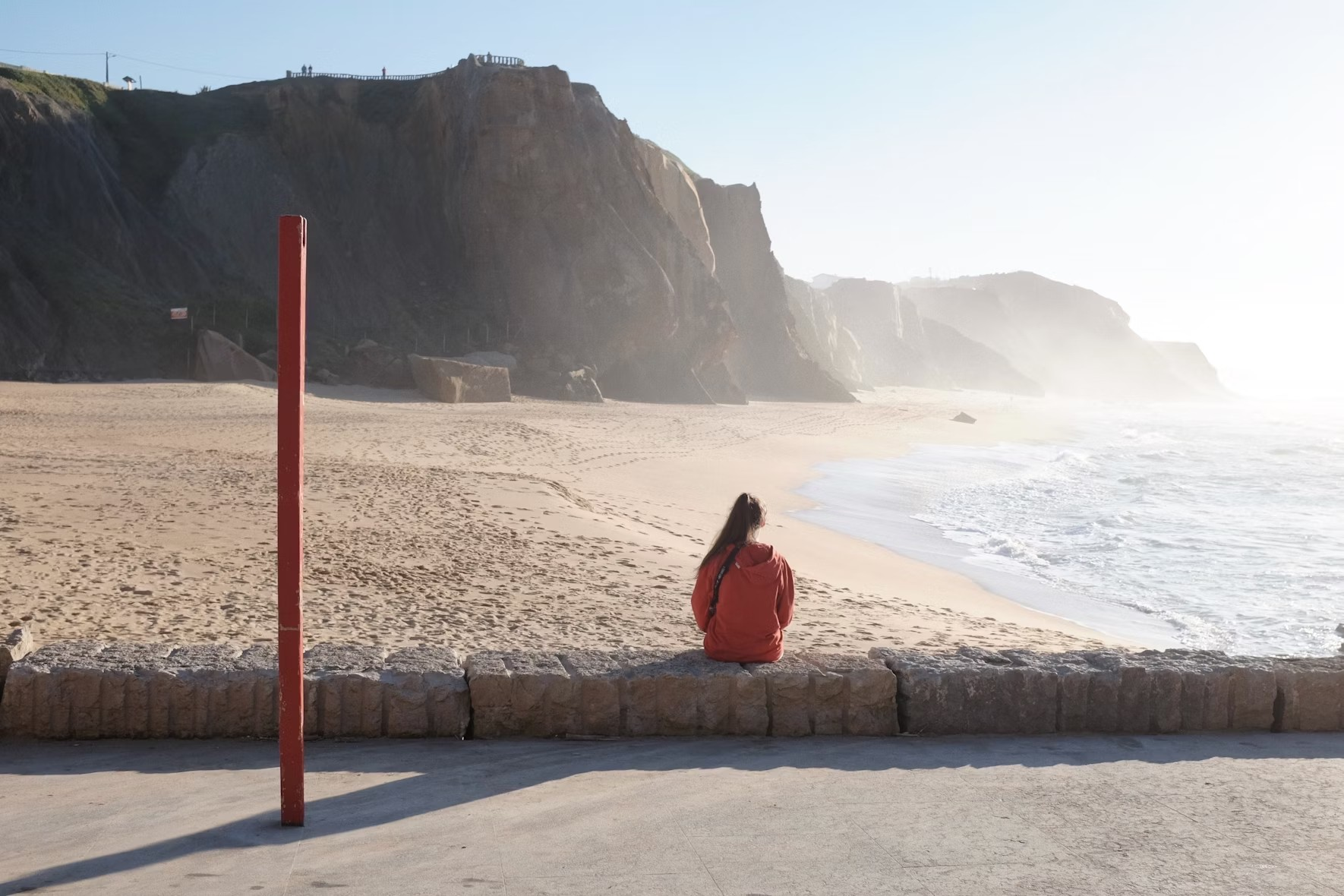 «Νομίζω ότι ο πατέρας μου έχει μια δεύτερη κρυφή οικογένεια – μετά τα Χριστούγεννα θα το αποκαλύψουμε στην μητέρα μας». Φωτογραφία: Unsplash