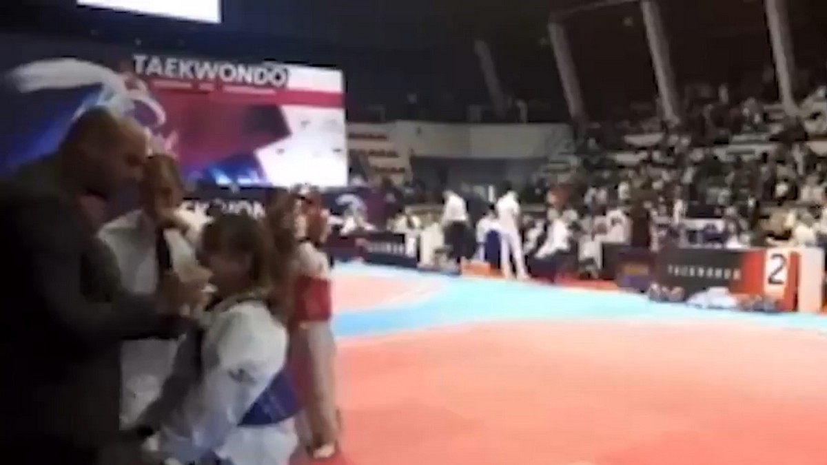 Ωμή βία σε αγώνα Τάε Κβον Ντο: Προπονητής-πατέρας χαστούκισε την 8χρονη κόρη του επειδή… έχασε – ΒΙΝΤΕΟ