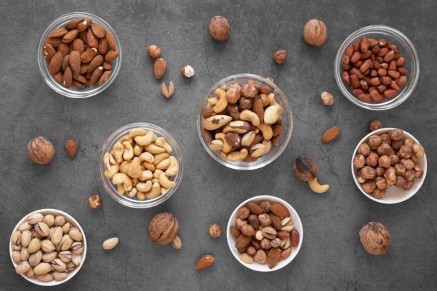 Πώς να αποθηκεύετε τους ξηρούς καρπούς για να μην χαλάσουν γρήγορα