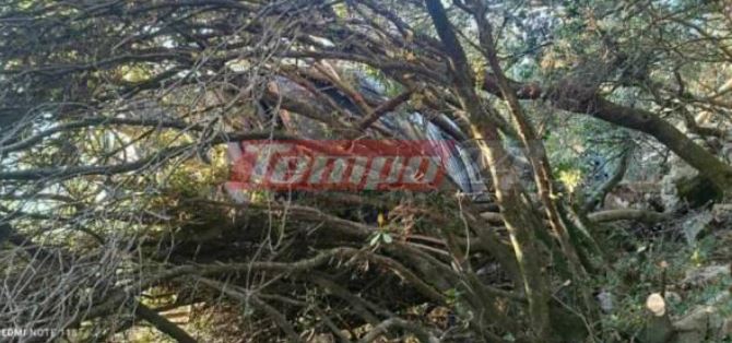 Oδηγός εγκλωβίστηκε μέσα στο όχημά του ύστερα από τροχαίο – Τον βρήκαν κυνηγοί δύο ημέρες μετά – ΦΩΤΟ