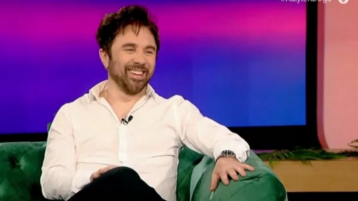 Θανάσης Τσαλταμπάσης: «Είμαι ακόμα ερωτευμένος με τη σύζυγό μου – Πεταρίζει η καρδιά μου όταν γυρνάω σπίτι»