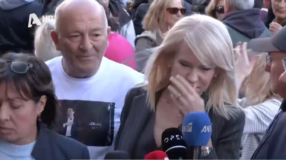 Βούρκωσε η Θεοδώρα Τζάκρη: «Δεν υπάρχει πλέον ΣΥΡΙΖΑ» – Τη Δευτέρα ανακοινώνει τις αποφάσεις της