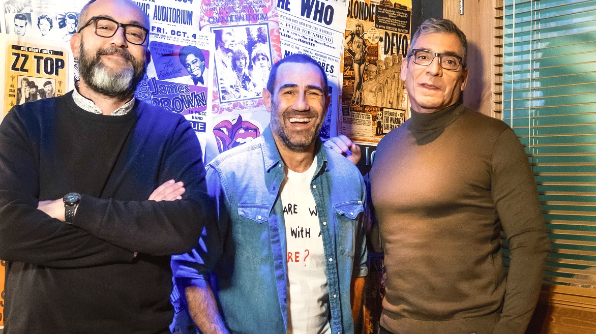 ΠΕΙΡΑΤΙΚΟ VINYΛΙΟ