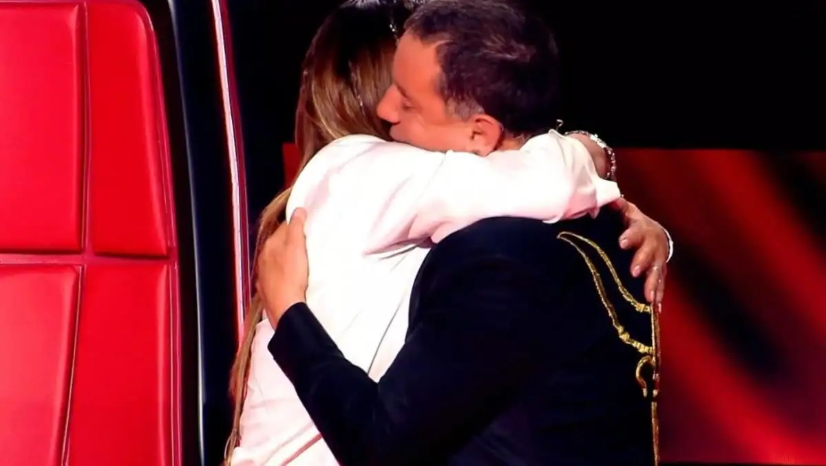 The Voice: Η ατάκα του Μαζωνάκη που «λύγισε» την Παπαρίζου – «Με συγκίνησες πάρα πολύ, αλήθεια!»