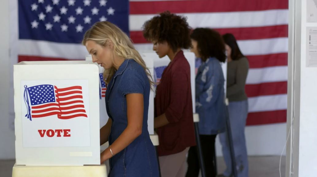 Αμερικανικές εκλογές 2024: Το δικαίωμα στην άμβλωση ακόμη ένα διακύβευμα – Τι λένε οι γυναίκες ψηφοφόροι