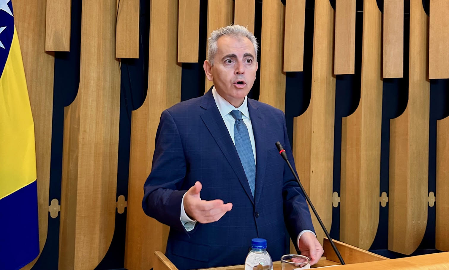 Χαρακόπουλος από Σαράγεβο: «Η επιμονή στην woke κουλτούρα επηρέασε και τις αμερικανικές εκλογές»