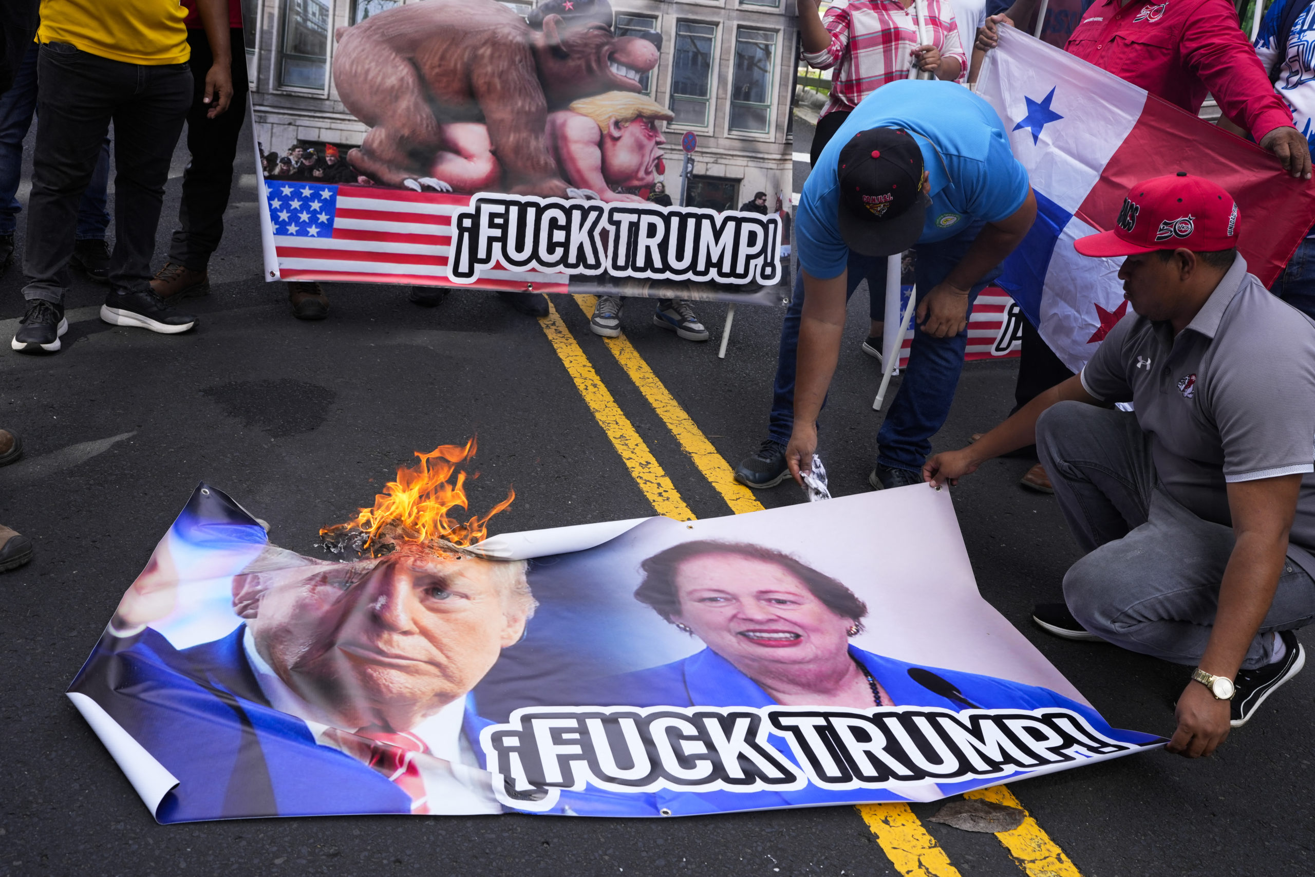 Διαδήλωση κατά του Ντόναλντ Τραμπ στον Παναμά – «Κάτω τα χέρια από τη Διώρυγα»