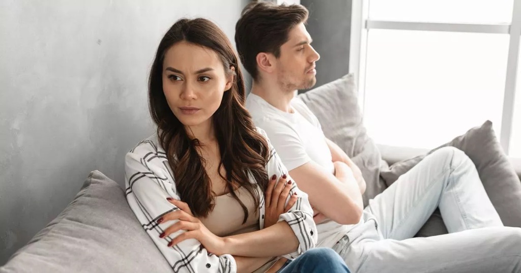 Αποκαλύφθηκε το σκοτεινό μυστικό του άνδρα της όταν απορρίφθηκε η κάρτα της τράπεζας – «Τώρα αμφιβάλλω για τα πάντα»