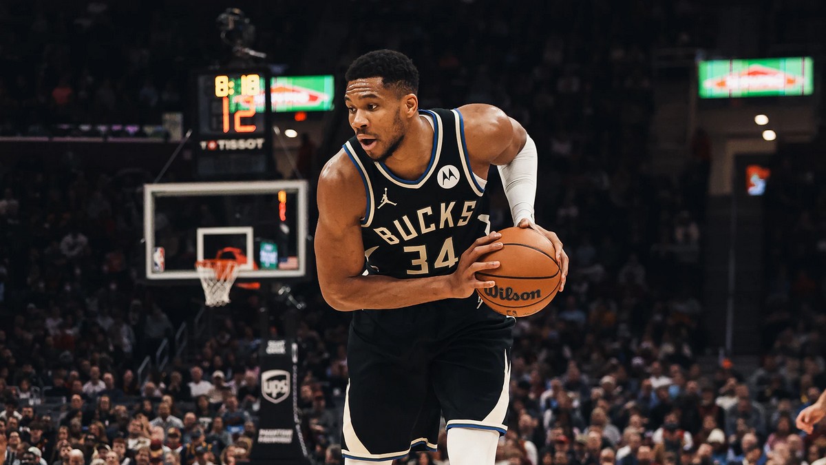 Γιάννης Αντετοκούνμπο: Ταλαιπωρείται από ίωση – Αμφίβολος για τον αγώνα Μιλγουόκι Μπακς – Μπρούκλιν Νετς