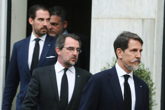 Τέως βασιλική οικογένεια