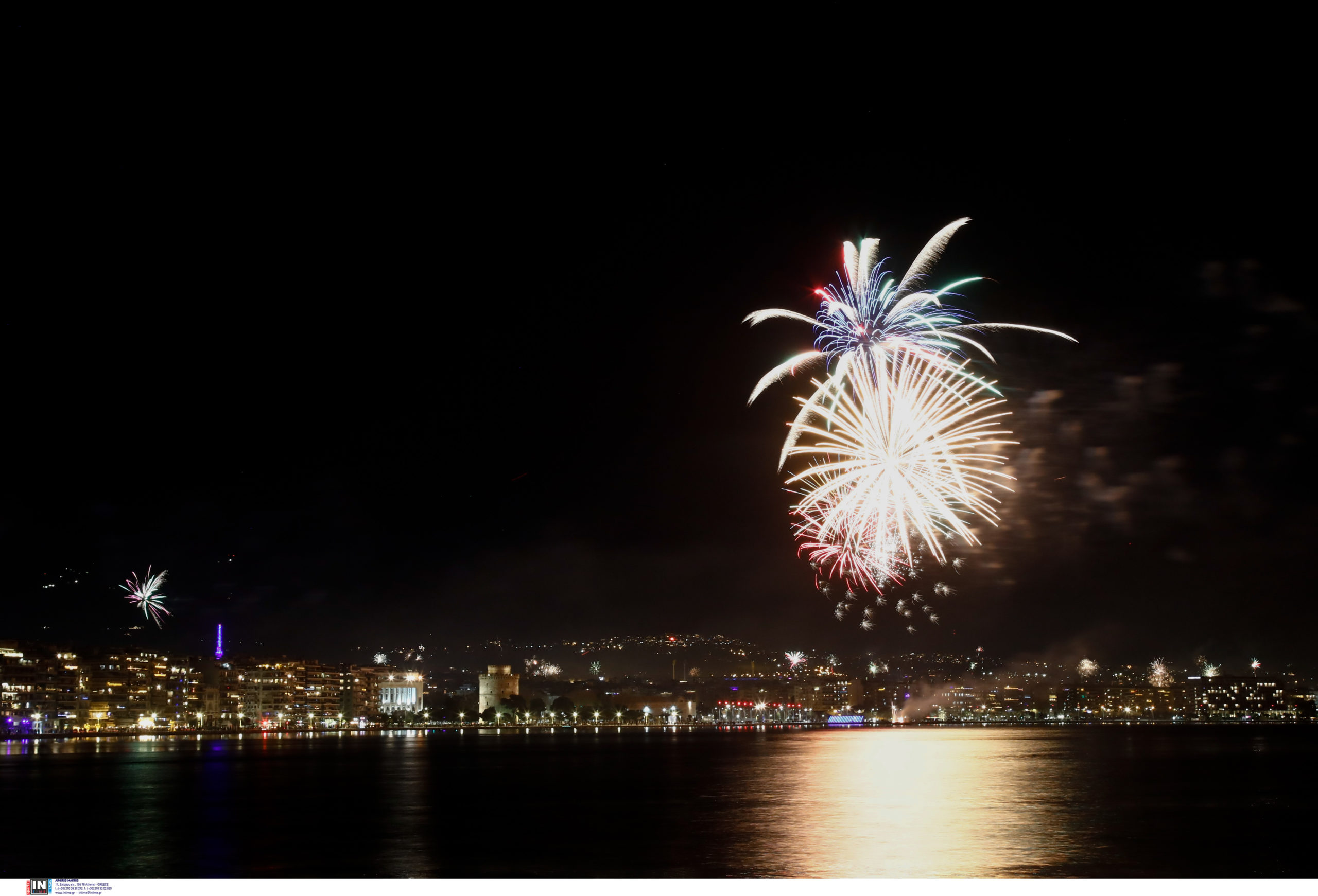 Θεσσαλονίκη: Αλλαγή χρονιάς μπροστά στον Λευκό Πύργο με dj’s party και ένα φαντασμαγορικό θέαμα φωτός