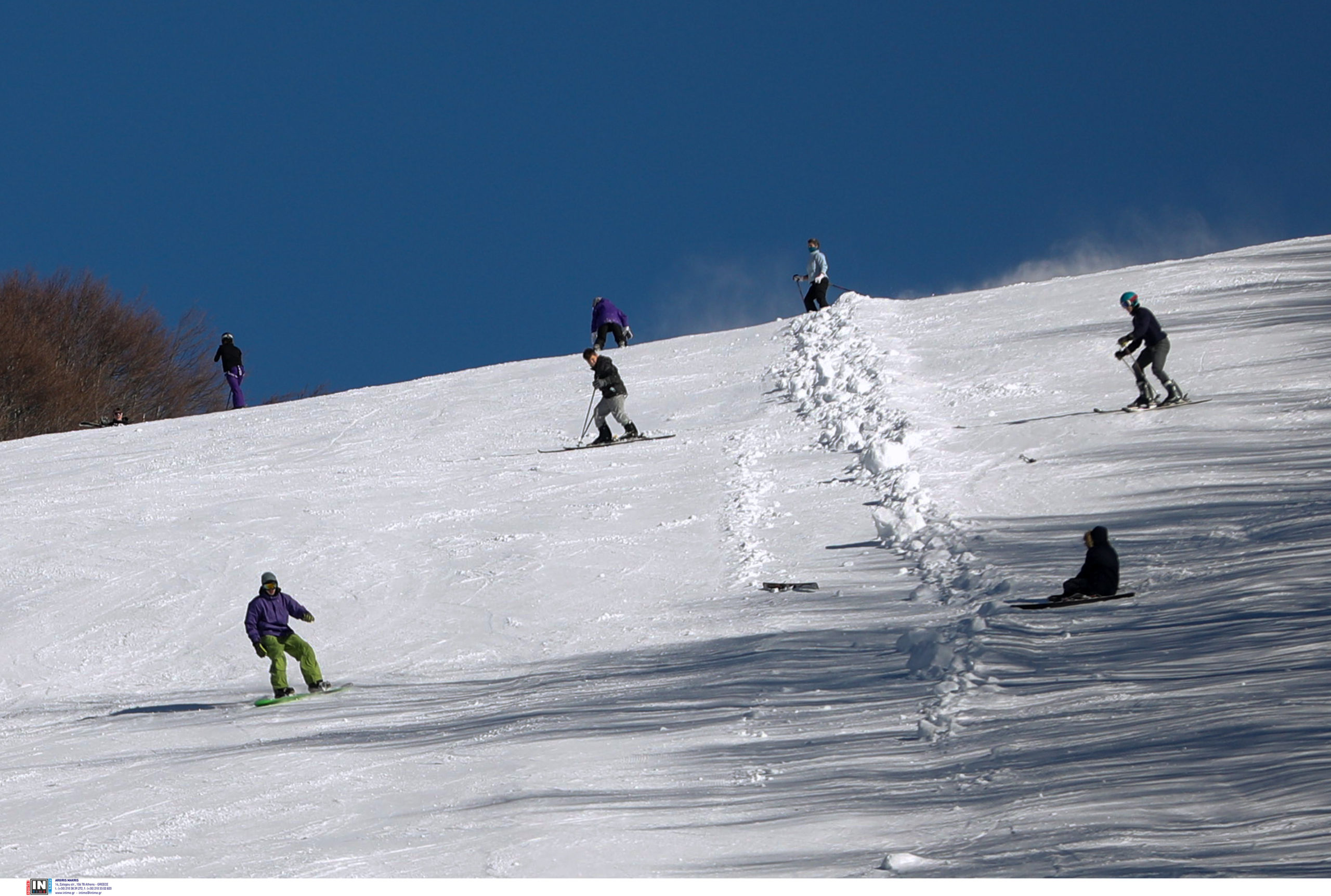 Εκπληρώθηκαν οι ευχές για «λευκά» Χριστούγεννα – Γεμάτα τα χιονοδρομικά και οι ορεινοί προορισμοί