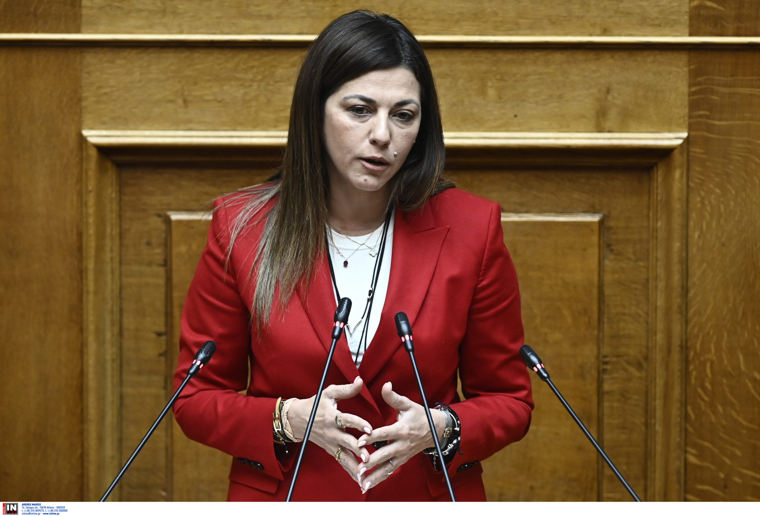 Βουλή – Ζαχαράκη: Σχεδιάζουμε 100 δράσεις ύψους 20 δισ. ευρώ την επόμενη δεκαετία για το δημογραφικό