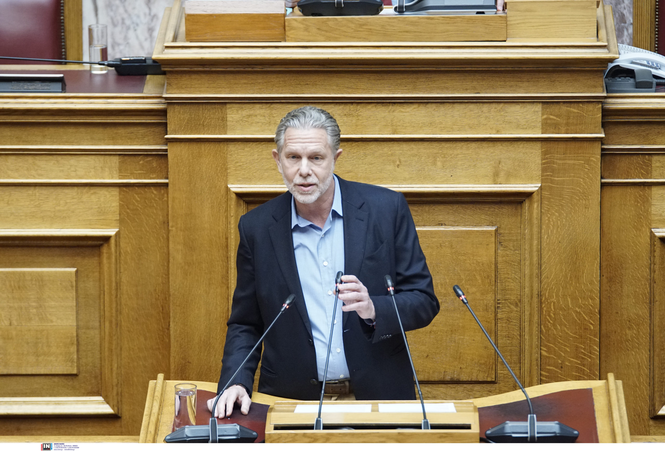 Βουλή – Γερουλάνος: Μήπως υπάρχει ένα παράλληλο σύμπαν στο οποίο ο κ. Μητσοτάκης έκανε πράξη αυτά που έλεγε;