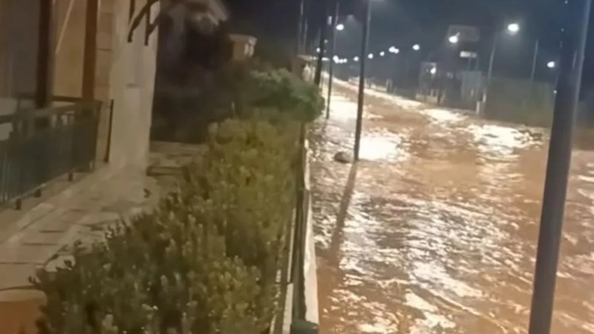 Κακοκαιρία Bora: Νέο μήνυμα 112 στην Χαλκιδική – «Απομακρυνθείτε από υπόγειους και ισόγειους χώρους»