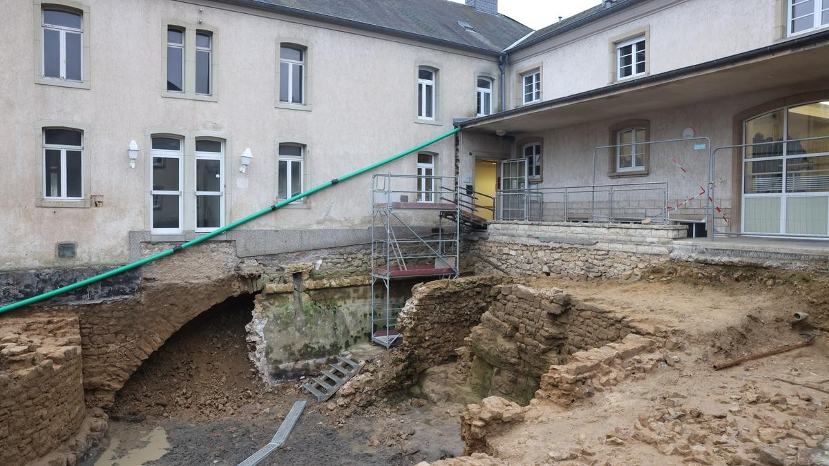 To κάστρο Hollenfels είχε και δεύτερο οχυρωματικό δακτύλιο. Φωτογραφία: Anouk Photography