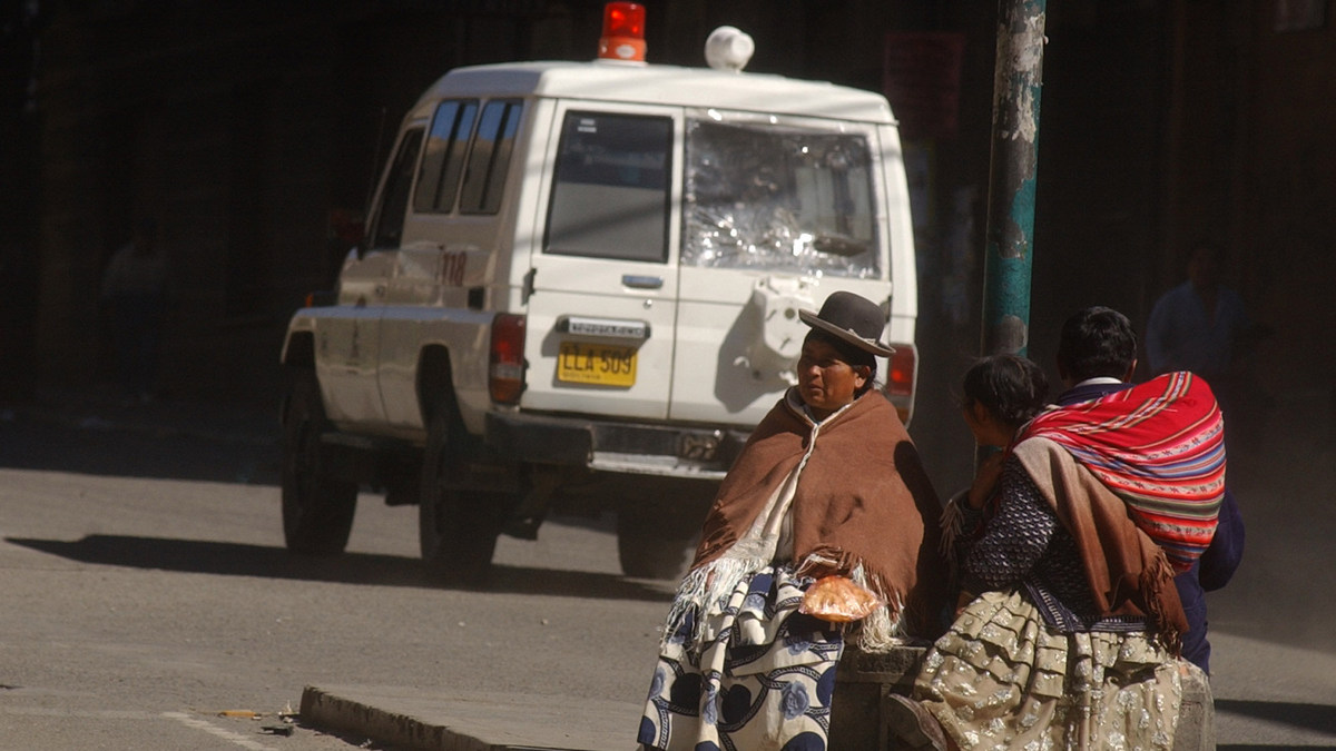 Βολιβία: Τουλάχιστον 13 νεκροί από τη σύγκρουση λεωφορείου με φορτηγό
