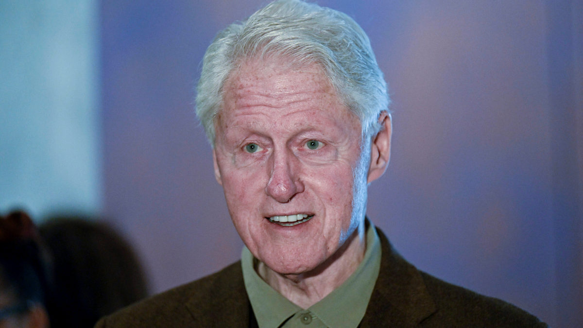 ΗΠΑ: Εσπευσμένα στο νοσοκομείο με υψηλό πυρετό εισήχθη ο Μπιλ Κλίντον