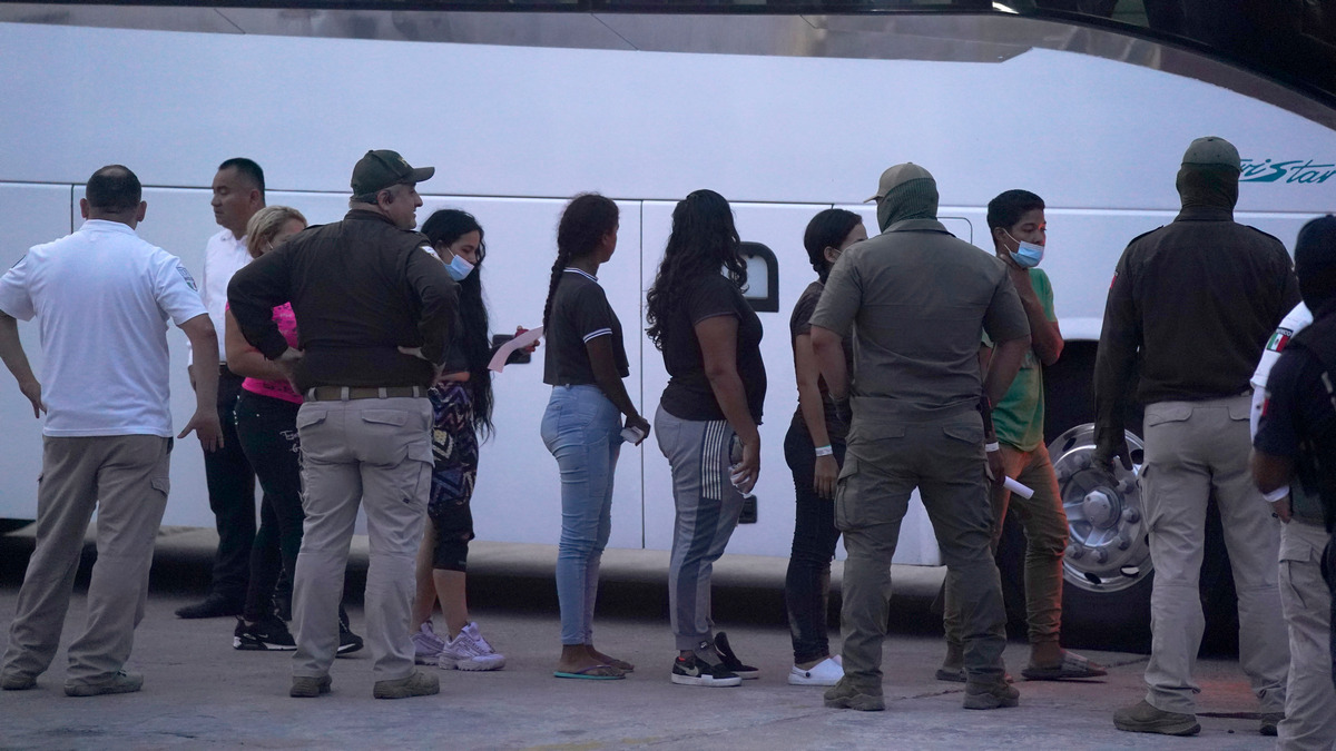 Μεξικό: Τουλάχιστον 8 νεκροί και 27 τραυματίες ύστερα από σύγκρουση λεωφορείου με νταλίκα