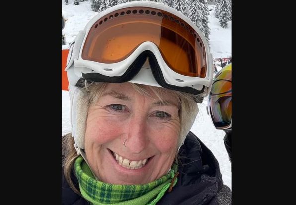 ΔΙΕΥΘΥΝΤΡΙΑ