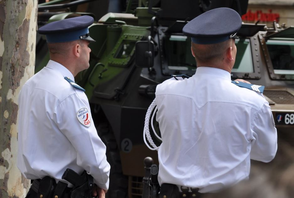 Γαλλία: Πέντε νεκροί από πυροβολισμούς κοντά σε καταυλισμό προσφύγων – Παραδόθηκε ο δράστης