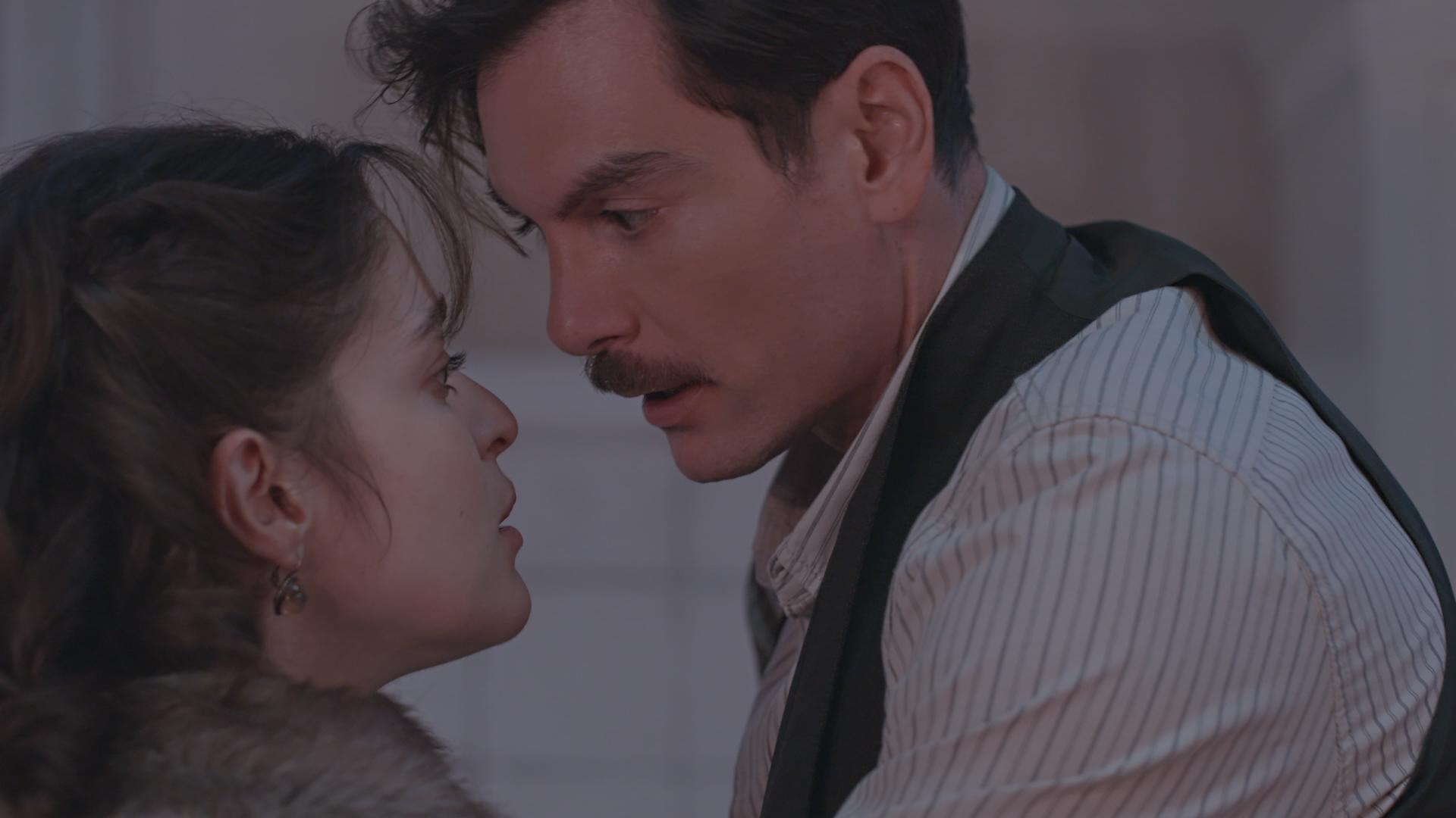 Grand Hotel: Η Αλίκη και ο Πέτρος υποκύπτουν στα συναισθήματά τους