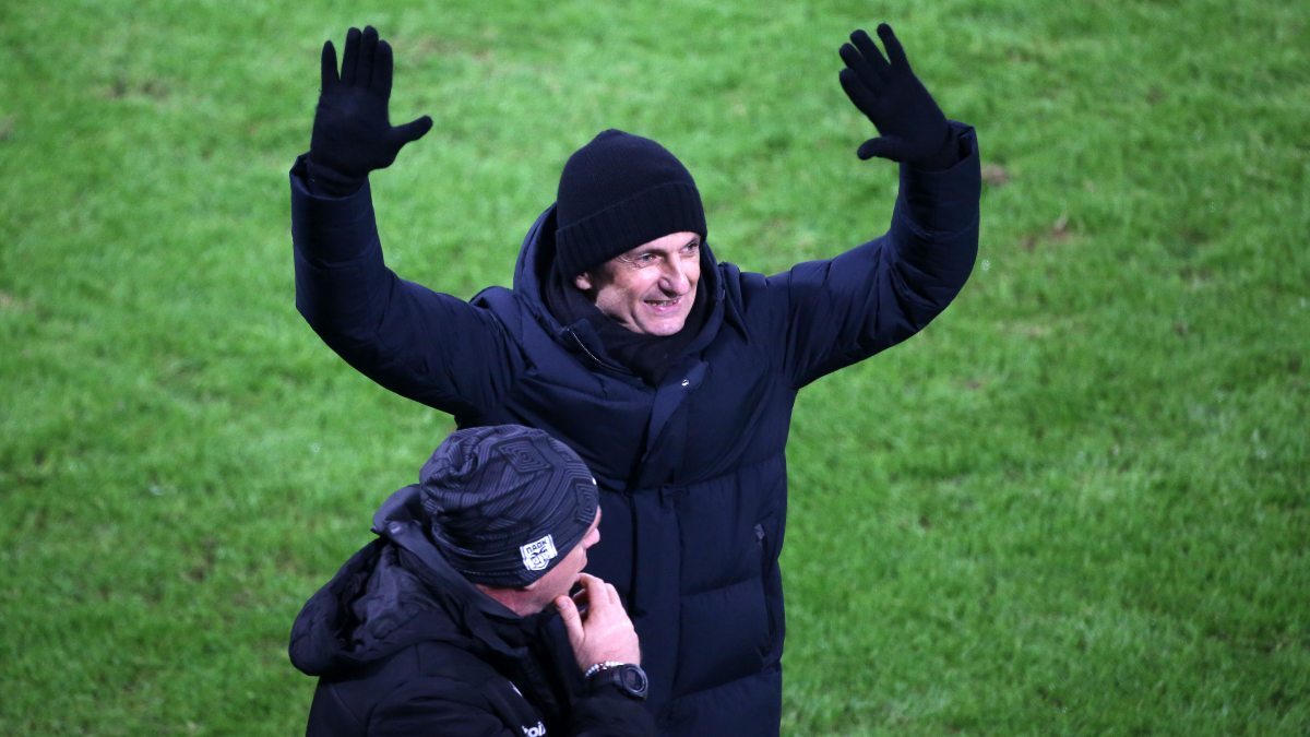 Ραζβάν Λουτσέσκου: «Ο διαιτητής αποφάσισε να βοηθήσει την ΑΕΚ στη φάση του γκολ»