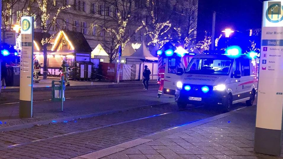 Γερμανία: Αυτοκίνητο έπεσε σε κόσμο σε χριστουγεννιάτικη αγορά – Αναφορές για νεκρούς και τραυματίες
