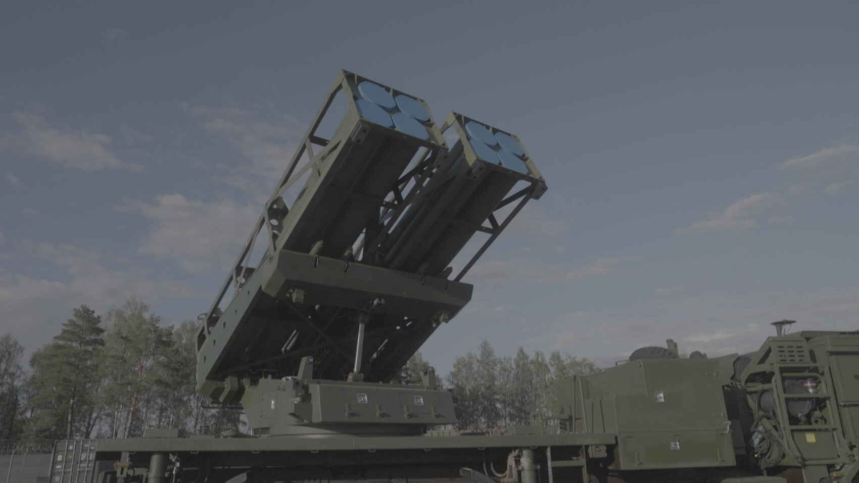 Με 4 χρόνια καθυστέρηση οι προβληματικές ισραηλινές πυροβολαρχίες που παρήγγειλε η Δανία και ενδιαφέρουν την Ελλάδα