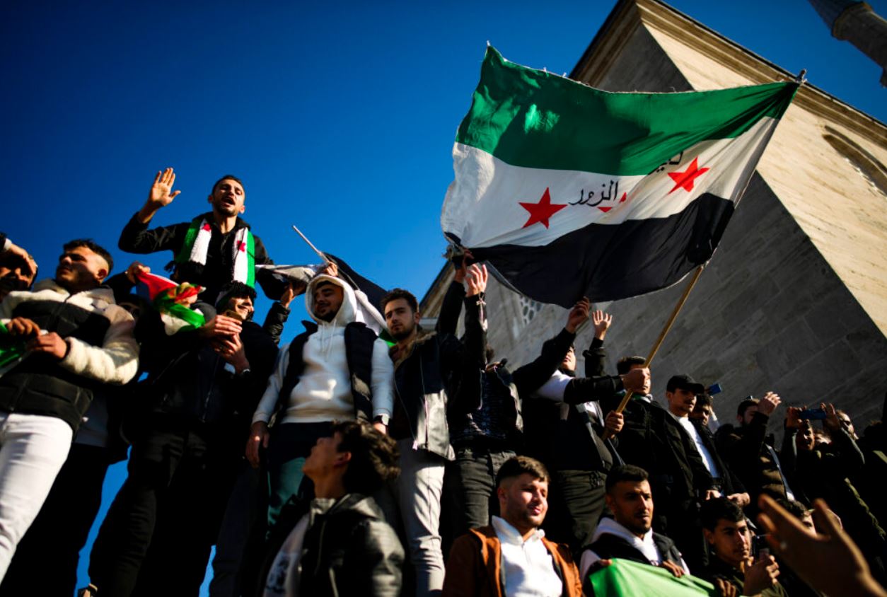 Συρία: Πώς το καθεστώς του Άσαντ κατέρρευσε σαν χάρτινος πύργος – Έτσι εξελίχθηκε η αστραπιαία προέλαση των ανταρτών