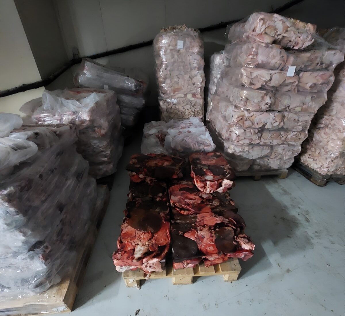 Κατασχέθηκαν 25,6 τόνοι αλλοιωμένων κρεάτων σε επιχείρηση στην Αττική