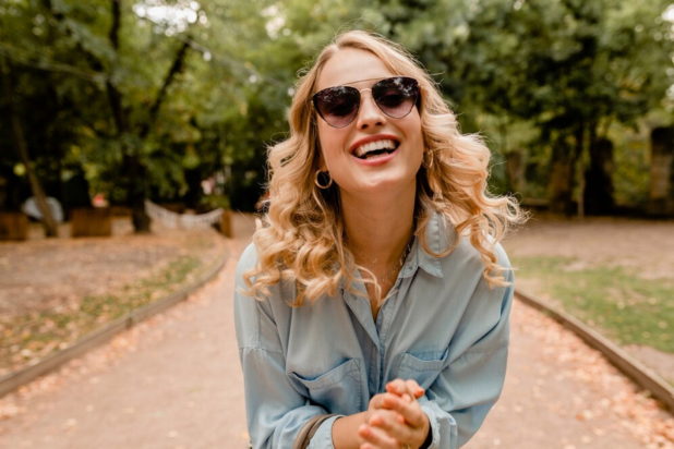 «Είμαι 61 ετών αλλά η βιολογική ηλικία μου είναι 39» - Γυναίκα μοιράζεται τα απλά μυστικά αντιγήρανσης που εύχεται να γνώριζε νωρίτερα